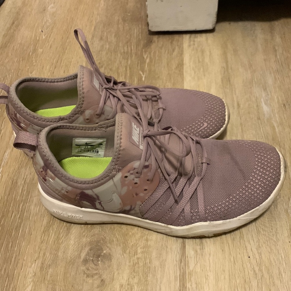 Nike free shoes